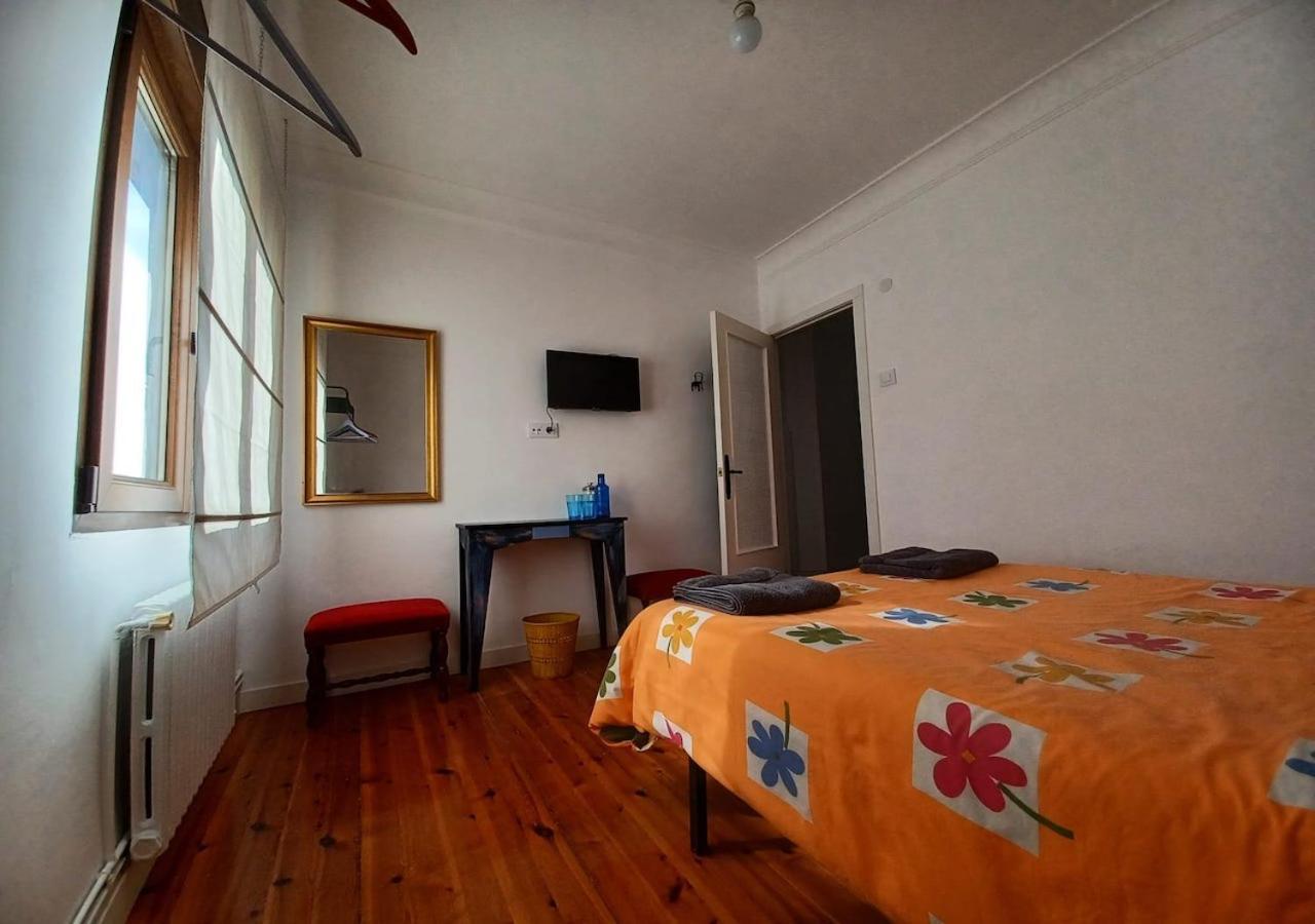 Habitaciones En El Atico De Tona Mirando A La Bahia De Santander Ngoại thất bức ảnh