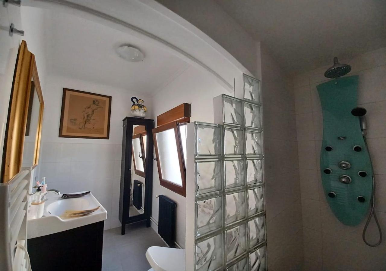 Habitaciones En El Atico De Tona Mirando A La Bahia De Santander Ngoại thất bức ảnh